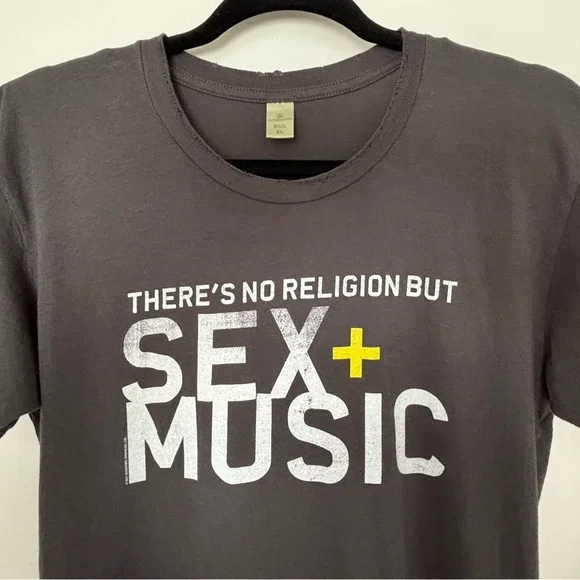 Sting ‘Back to Bass’ 2011 Tour T-Shirt - Official Tour Merch - Adult Size XL - Picture 2 of 11